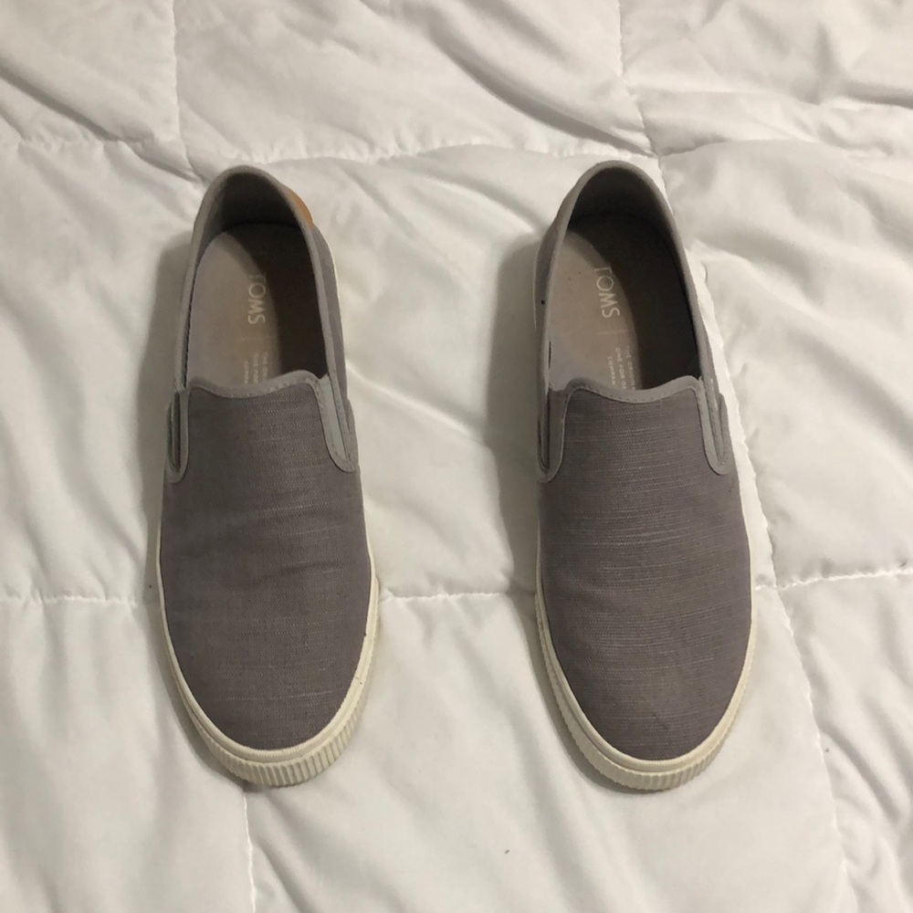 Toms Baja slip ons size 11